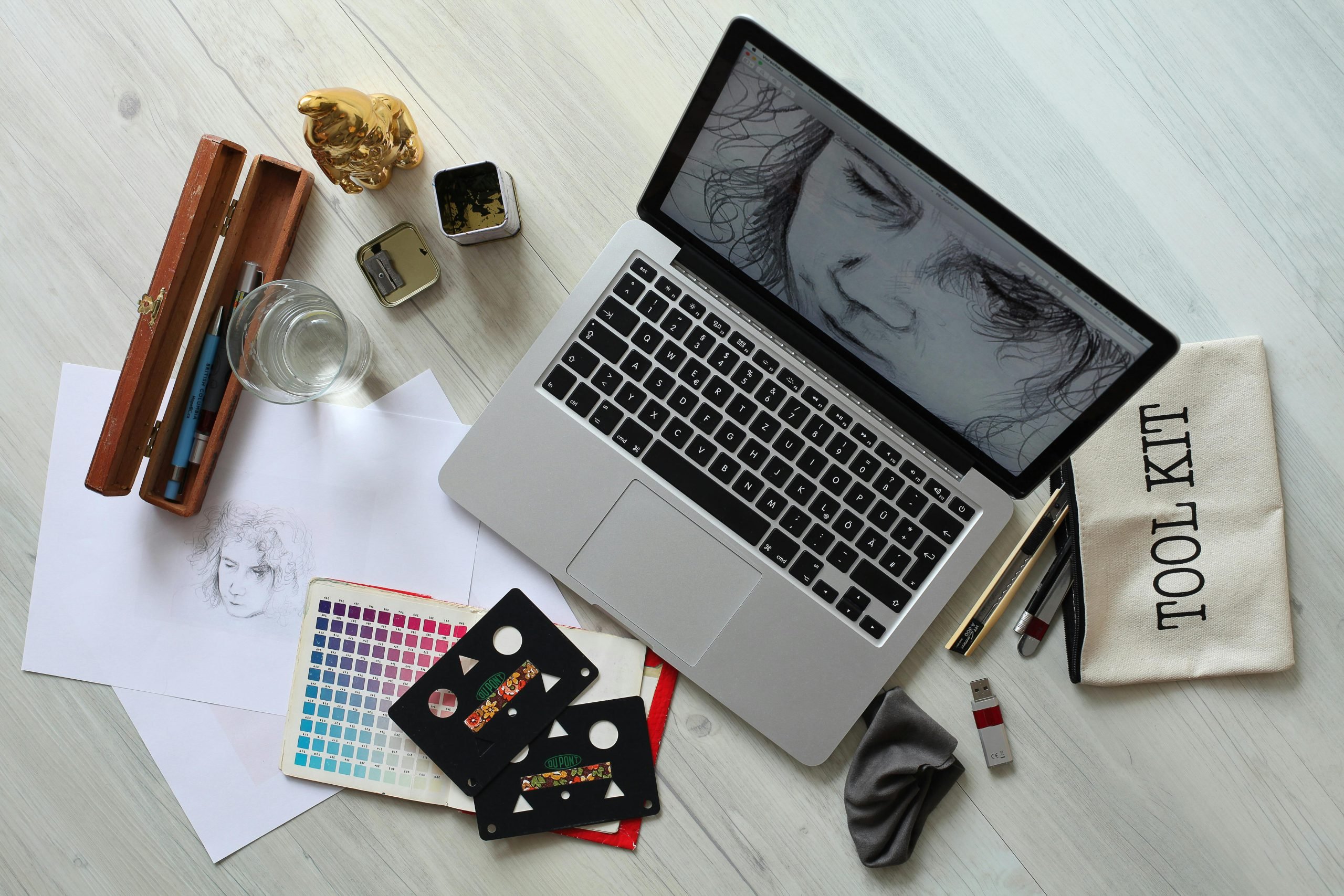 AI and graphic design: what changes (and what doesn’t)